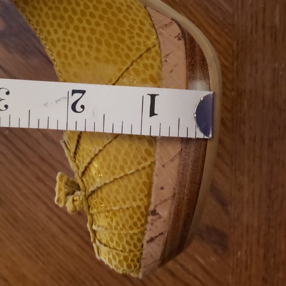 Moda Spana Yellow Snakeskin High Heels Peep Toe Size 8 Medium Never Worn - Picture 7 of 9